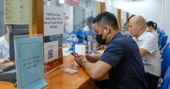 Người lao động nộp hồ sơ bảo hiểm thất nghiệp trực tuyến giúp giảm đi lại