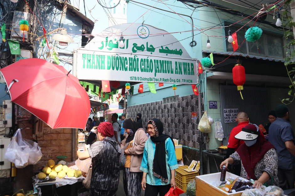 Người ở xóm không rượu, bia kiếm doanh thu gấp đôi nhờ tháng nhịn ăn