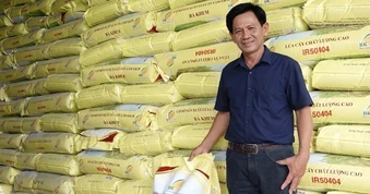 Người thợ hồ nghèo thành tỷ phú lúa giống, kiếm 5 tỷ đồng mỗi năm