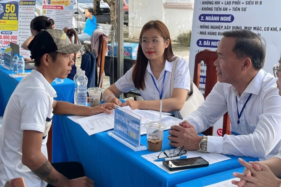 Nguồn cung khan hiếm, doanh nghiệp tuyển lao động không giới hạn tuổi Nguồn cung khan hiếm, doanh nghiệp tuyển lao động không giới hạn tuổi
