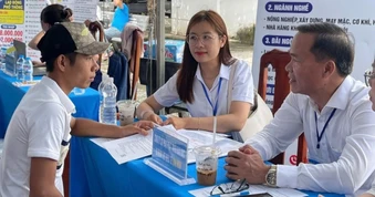 Nguồn cung khan hiếm, doanh nghiệp tuyển lao động không giới hạn tuổi