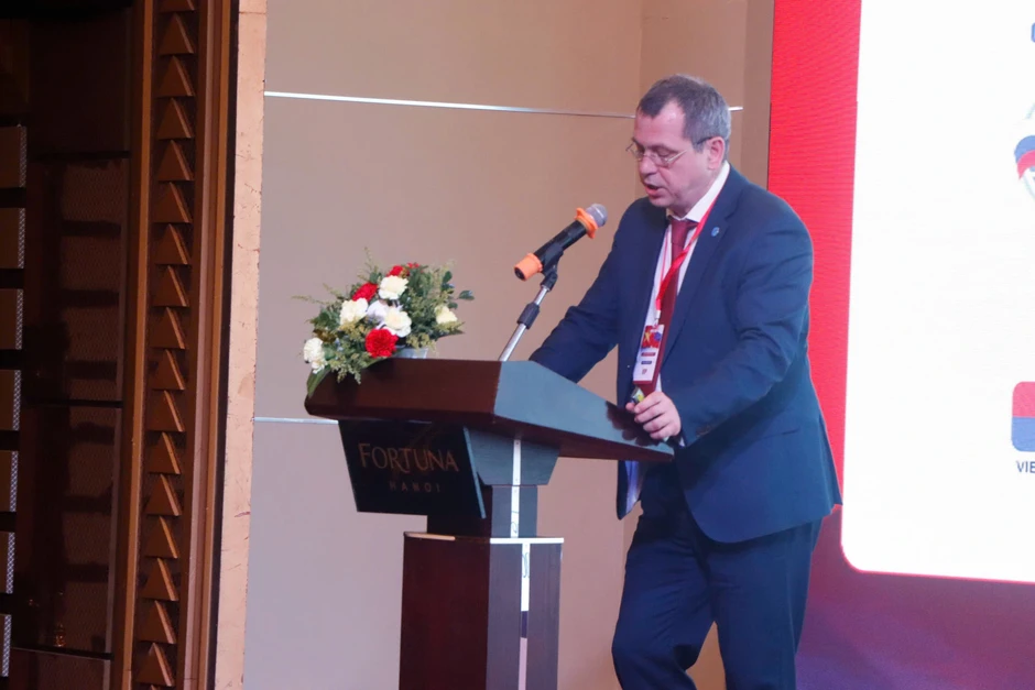 Nguy cơ mắc kẹt trong "bẫy gia công", lao động Việt cần gì để bứt lên? Nguy cơ mắc kẹt trong "bẫy gia công", lao động Việt cần gì để bứt lên?