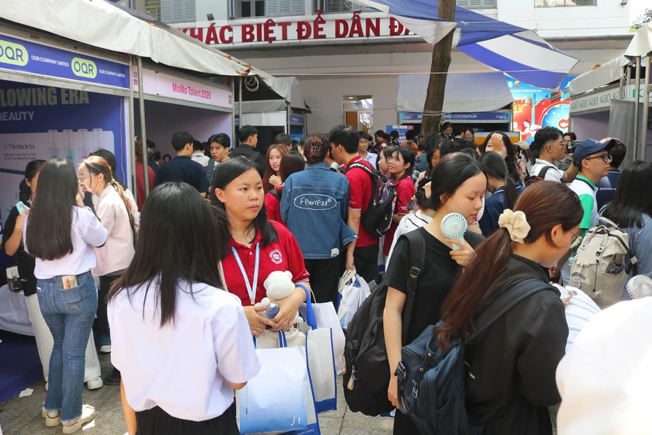 Nhiều công việc tuyển dụng có thu nhập từ 12 - 25 triệu đồng/tháng Nhiều công việc tuyển dụng có thu nhập từ 12 - 25 triệu đồng/tháng