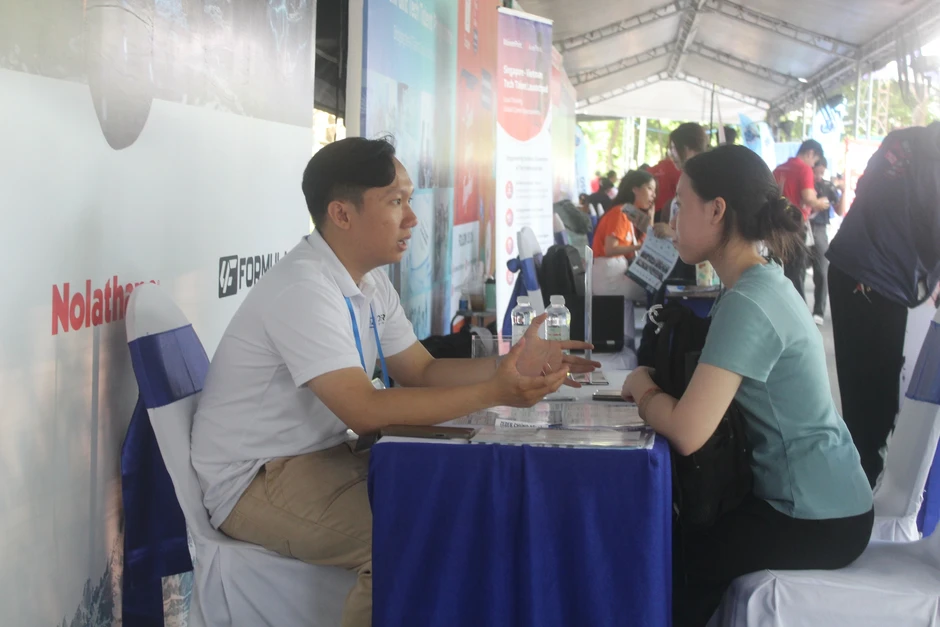 Nhiều công việc tuyển dụng lương 15 triệu đồng/tháng cho sinh viên mới ra trường Nhiều công việc tuyển dụng lương 15 triệu đồng/tháng cho sinh viên mới ra trường