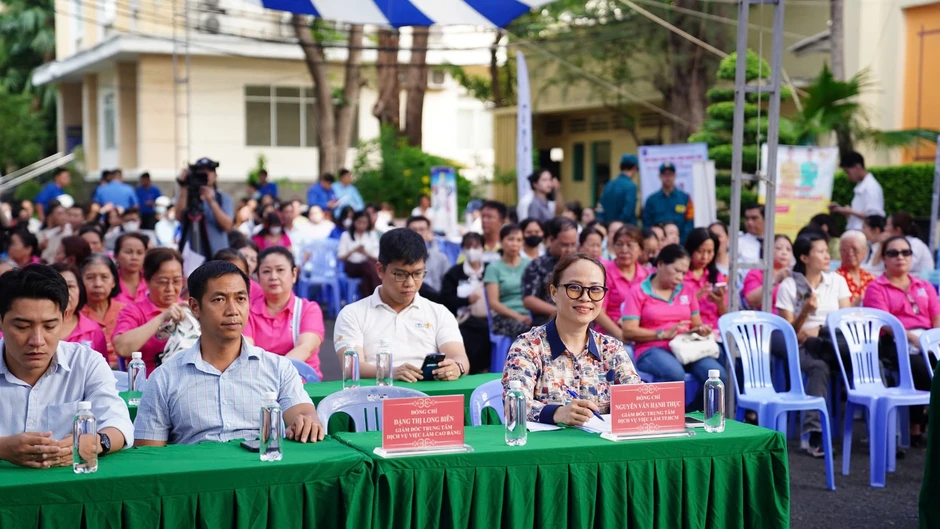 Nhiều việc làm lương cao, có vị trí 41 triệu đồng/tháng cần tuyển gấp Nhiều việc làm lương cao, có vị trí 41 triệu đồng/tháng cần tuyển gấp