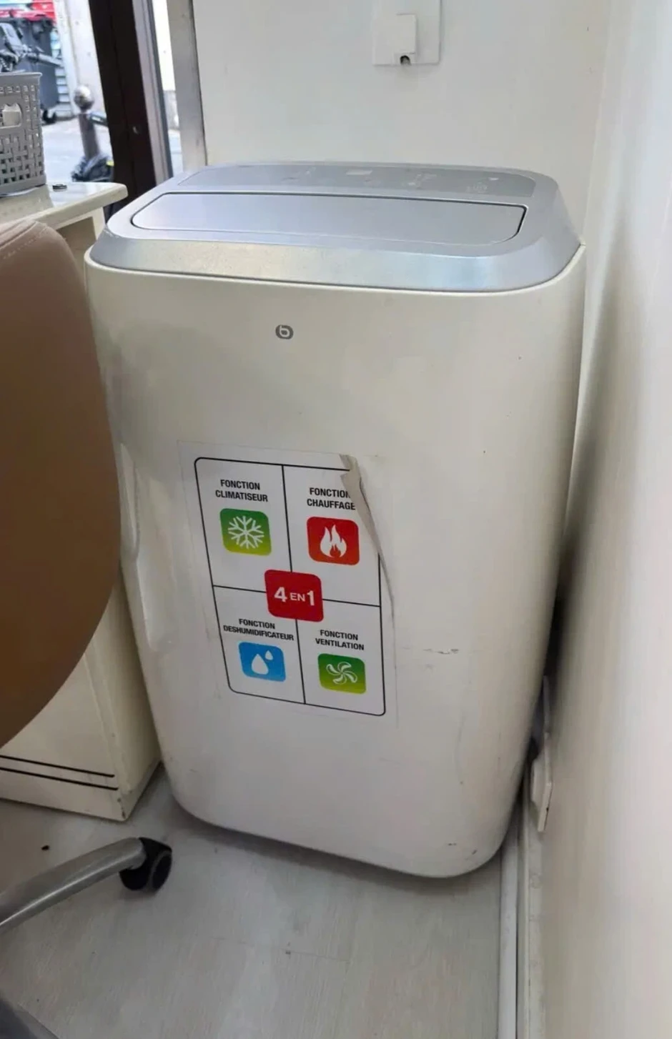 Nóng gần 40 độ C ở Pháp, lao động Việt chườm đá cả ngày để hạ nhiệt Nóng gần 40 độ C ở Pháp, lao động Việt chườm đá cả ngày để hạ nhiệt