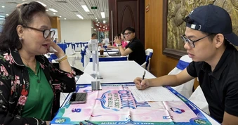 Nữ kế toán có lương hưu 10 triệu/tháng vẫn tìm việc làm "cho đỡ buồn"
