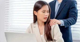 Quấy rối tình dục nơi công sở bị phạt đến 30 triệu, buộc xin lỗi công khai
