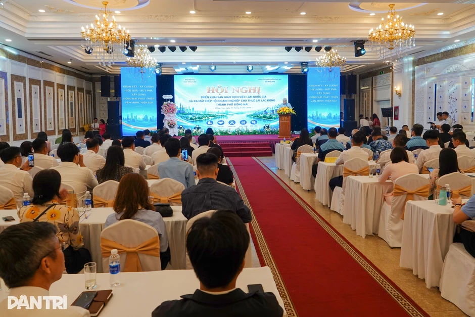 Sàn giao dịch việc làm quốc gia thu hút gần 300.000 việc làm sau 3 tháng Sàn giao dịch việc làm quốc gia thu hút gần 300.000 việc làm sau 3 tháng