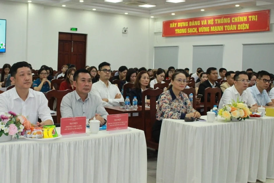 Sàn việc làm quốc gia hạn chế tình trạng “nơi thừa việc, nơi dư người” Sàn việc làm quốc gia hạn chế tình trạng “nơi thừa việc, nơi dư người”