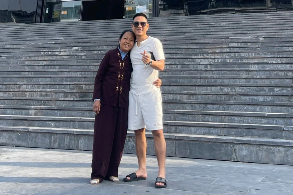 Tài xế bảo vệ nhóm nữ sinh bị biến thái đeo bám kể về gánh nợ mưu sinh Tài xế bảo vệ nhóm nữ sinh bị biến thái đeo bám kể về gánh nợ mưu sinh