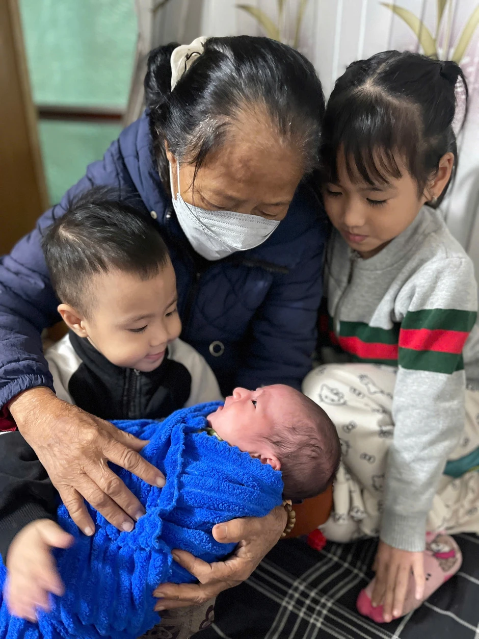 Tài xế bảo vệ nhóm nữ sinh bị biến thái đeo bám kể về gánh nợ mưu sinh Tài xế bảo vệ nhóm nữ sinh bị biến thái đeo bám kể về gánh nợ mưu sinh