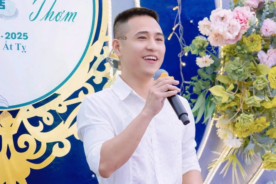 Tài xế hóa "người hùng", bảo vệ nhóm nữ sinh bị biến thái đuổi theo Tài xế hóa "người hùng", bảo vệ nhóm nữ sinh bị biến thái đuổi theo