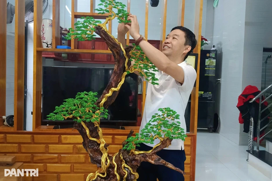 Thầy giáo làm bonsai bất tử, kiếm 10 triệu đồng/tháng từ nghề tay trái Thầy giáo làm bonsai bất tử, kiếm 10 triệu đồng/tháng từ nghề tay trái