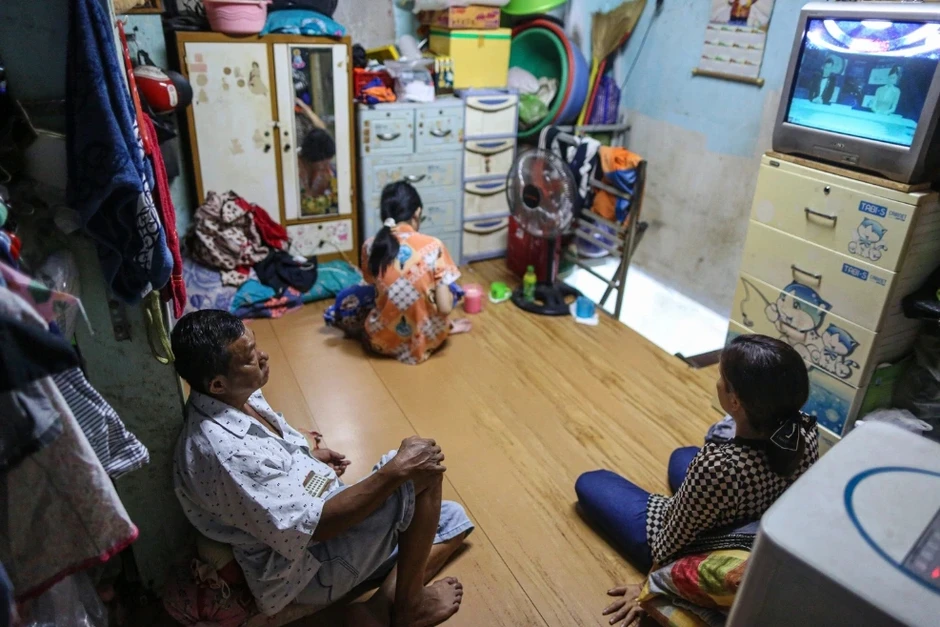 Thu nhập bình quân dưới 4,3 triệu đồng/người/tháng là hộ nghèo Thu nhập bình quân dưới 4,3 triệu đồng/người/tháng là hộ nghèo
