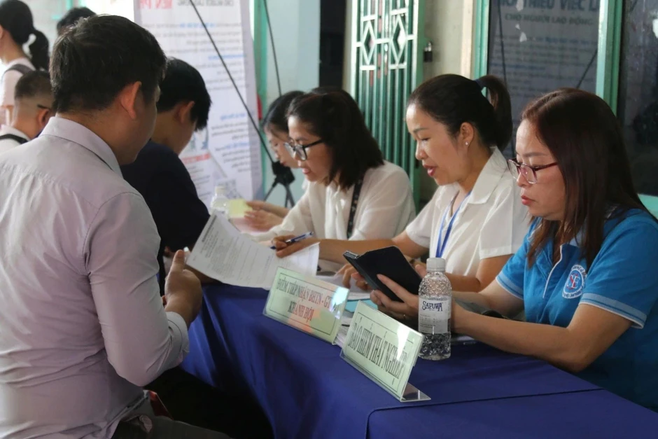 Thủ tục giới thiệu việc làm với người hưởng bảo hiểm thất nghiệp Thủ tục giới thiệu việc làm với người hưởng bảo hiểm thất nghiệp