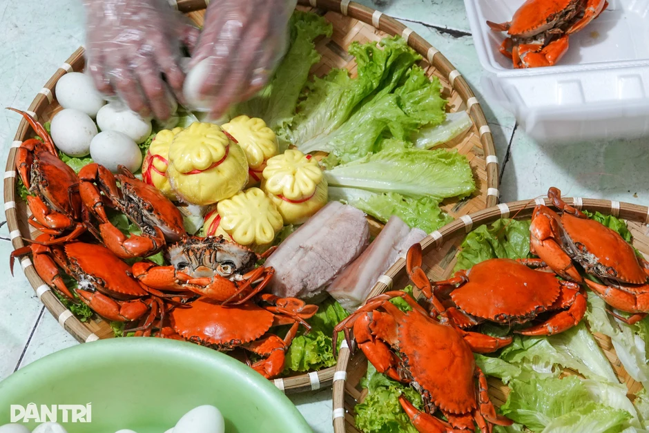 Tiểu thương đêm chỉ ngủ 2 tiếng để kiếm chục triệu đồng ngày vía Thần Tài Tiểu thương đêm chỉ ngủ 2 tiếng để kiếm chục triệu đồng ngày vía Thần Tài