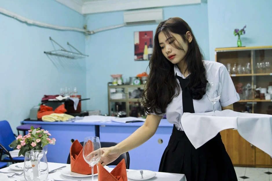 Tính bảo hiểm xã hội sao với khoản phí phục vụ của nhân viên khách sạn? Tính bảo hiểm xã hội sao với khoản phí phục vụ của nhân viên khách sạn?