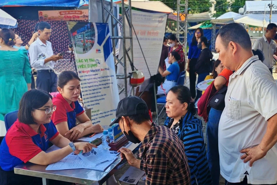 TPHCM cần tuyển 12.000 lao động, lương đến 50 triệu đồng/tháng TPHCM cần tuyển 12.000 lao động, lương đến 50 triệu đồng/tháng