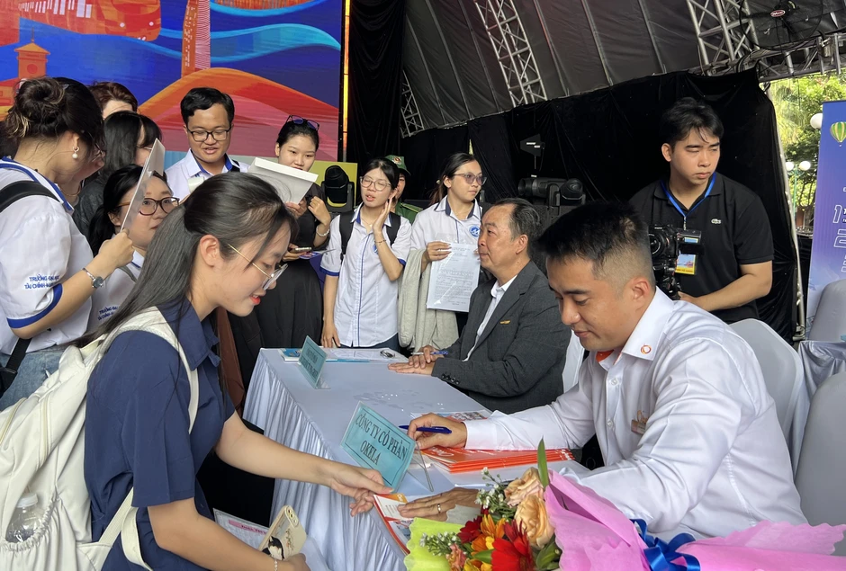 TP.HCM: Người 36 - 49 tuổi tìm việc nhiều nhất nhưng doanh nghiệp không mặn mà TP.HCM: Người 36 - 49 tuổi tìm việc nhiều nhất nhưng doanh nghiệp không mặn mà