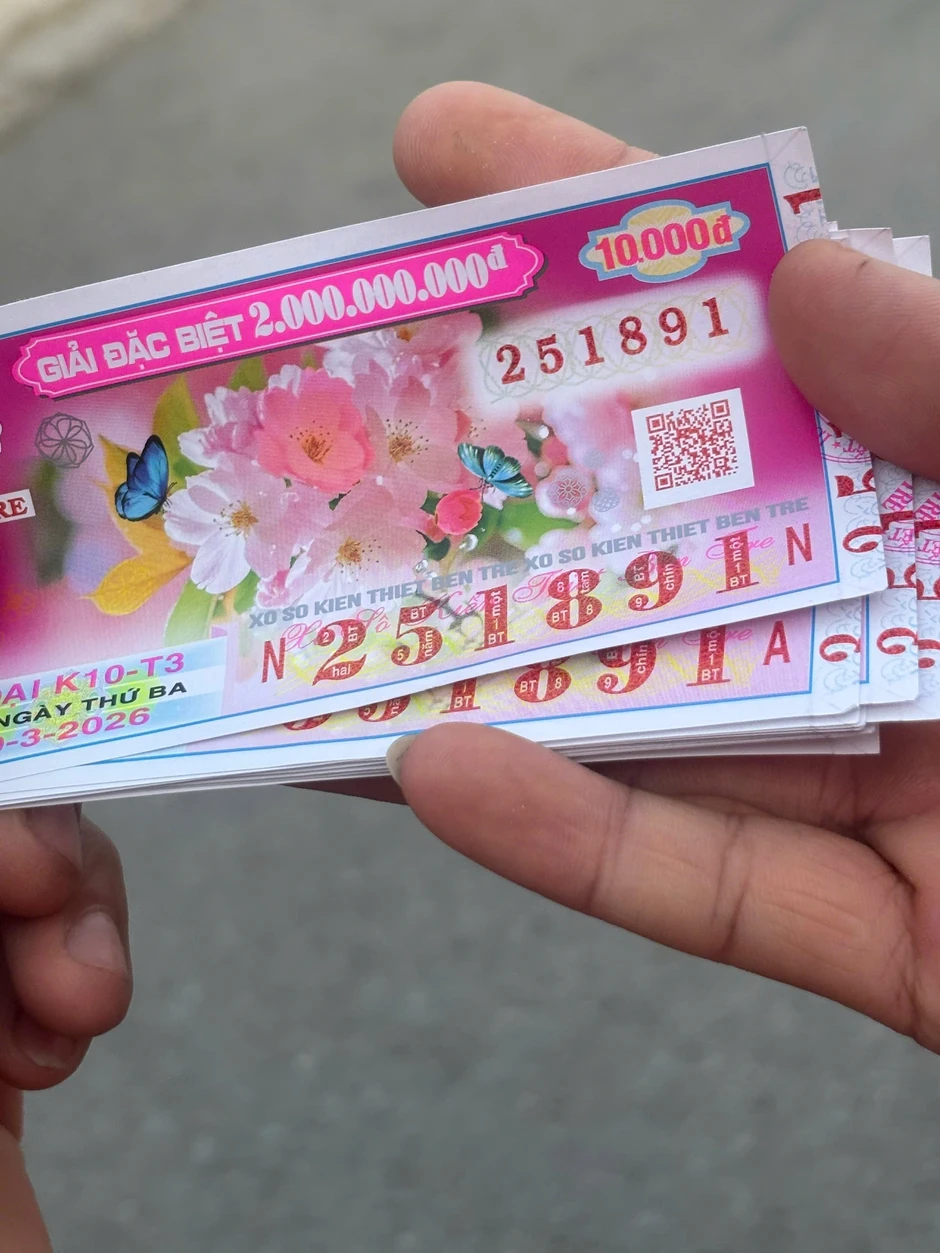 Trúng số 16 tỷ đồng, nam nhân viên ở Tây Ninh tặng mỗi đồng nghiệp 10 triệu Trúng số 16 tỷ đồng, nam nhân viên ở Tây Ninh tặng mỗi đồng nghiệp 10 triệu