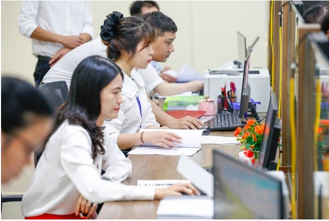 Từ 1.7, doanh nghiệp, người lao động dùng VNeID giao kết hợp đồng lao động điện tử Từ 1.7, doanh nghiệp, người lao động dùng VNeID giao kết hợp đồng lao động điện tử