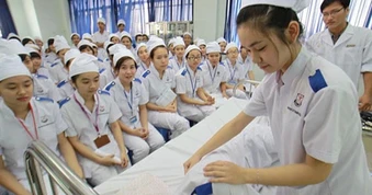 Tuyển điều dưỡng đi Nhật, lương gần 50 triệu đồng/tháng