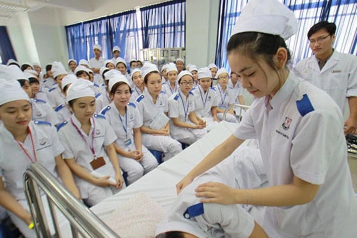 Tuyển điều dưỡng đi Nhật, lương gần 50 triệu đồng/tháng Tuyển điều dưỡng đi Nhật, lương gần 50 triệu đồng/tháng