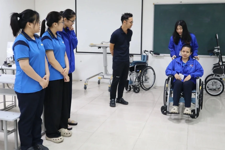 Tuyển lao động đi Nhật chăm sóc người già, lương bình quân 50 triệu/tháng
