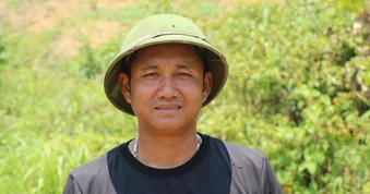 Tỷ phú trồng rừng lót bạt dọc khe nước nuôi con thân mềm, chân bụng