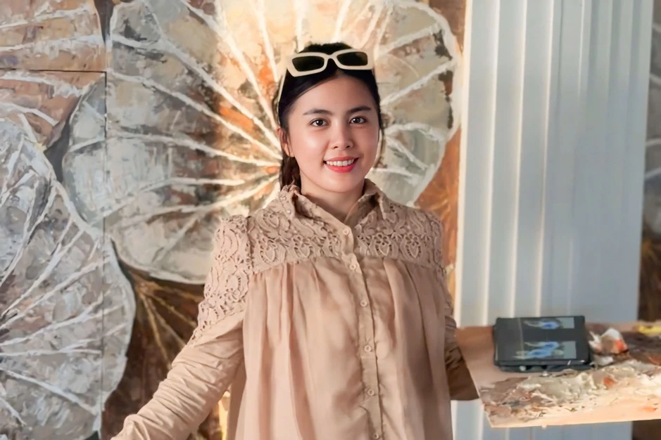 Vẽ tranh trên du thuyền 5 sao, nữ họa sĩ tiết lộ “đặc quyền” của nghề Vẽ tranh trên du thuyền 5 sao, nữ họa sĩ tiết lộ “đặc quyền” của nghề