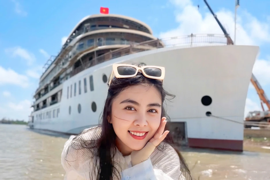 Vẽ tranh trên du thuyền 5 sao, nữ họa sĩ tiết lộ “đặc quyền” của nghề Vẽ tranh trên du thuyền 5 sao, nữ họa sĩ tiết lộ “đặc quyền” của nghề