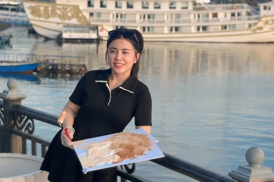 Vẽ tranh trên du thuyền 5 sao, nữ họa sĩ tiết lộ “đặc quyền” của nghề Vẽ tranh trên du thuyền 5 sao, nữ họa sĩ tiết lộ “đặc quyền” của nghề