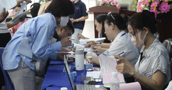 Vừa làm công ty vừa kinh doanh, khi nghỉ việc có được hưởng trợ cấp không?