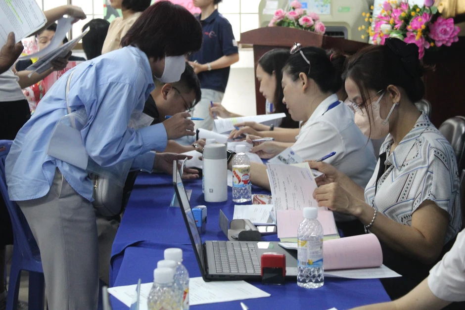 Vừa làm công ty vừa kinh doanh, khi nghỉ việc có được hưởng trợ cấp không?