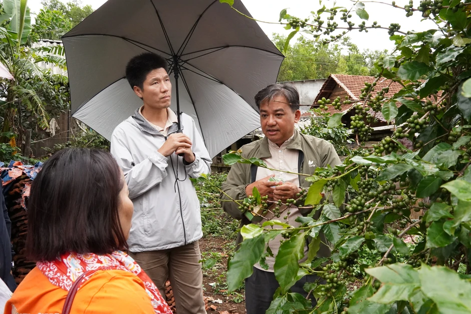 Xã vùng cao mời chuyên gia về hiến kế để khai thác “kho báu” giữa đại ngàn Xã vùng cao mời chuyên gia về hiến kế để khai thác “kho báu” giữa đại ngàn