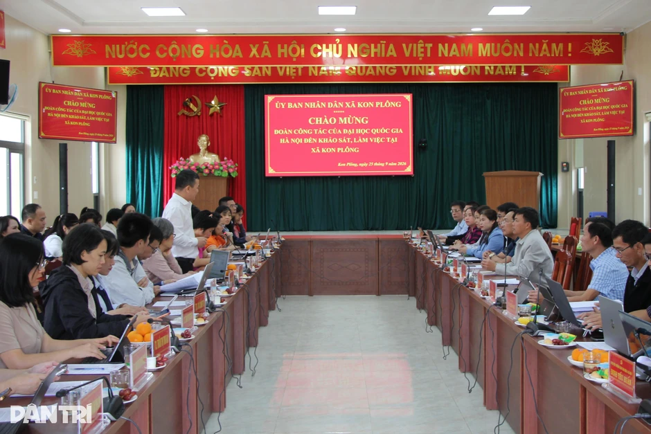 Xã vùng cao mời chuyên gia về hiến kế để khai thác “kho báu” giữa đại ngàn Xã vùng cao mời chuyên gia về hiến kế để khai thác “kho báu” giữa đại ngàn