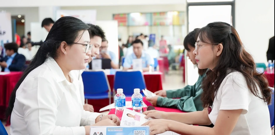 Xu hướng lạ: Nhiều người làm thử việc vài tháng rồi nghỉ