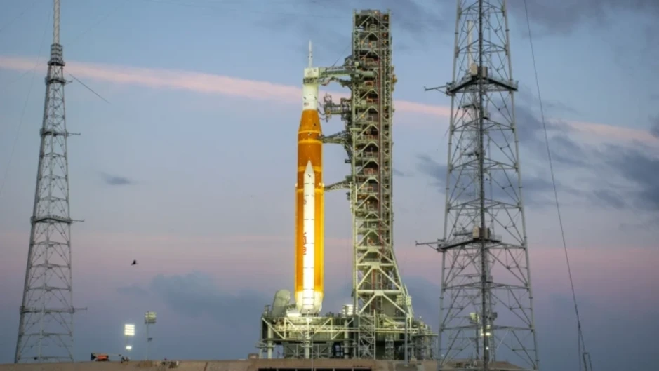 NASA phóng tàu chở người tới Mặt Trăng sáng sớm mai NASA phóng tàu chở người tới Mặt Trăng sáng sớm mai