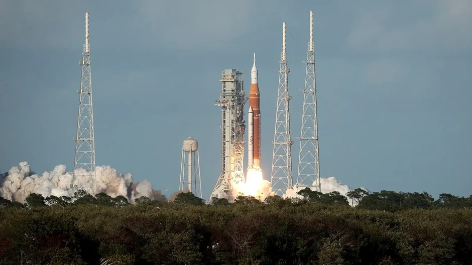 NASA phóng thành công Artemis II và sứ mệnh của những lần đầu tiên NASA phóng thành công Artemis II và sứ mệnh của những lần đầu tiên