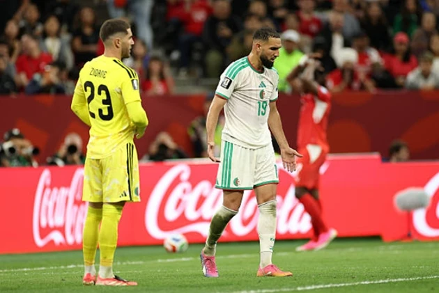 5 dấu ấn Thụy Sĩ hạ Algeria: Bức tường thép và đòn phủ đầu