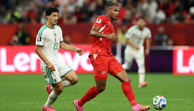 5 dấu ấn Thụy Sĩ hạ Algeria: Bức tường thép và đòn phủ đầu
