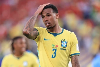 Alan Shearer chỉ ra sai lầm của Gabriel trong ngày Brazil ra quân