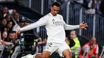 Alan Shearer muốn Tuchel đưa Alexander-Arnold đi World Cup