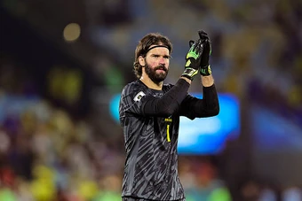 Alisson thừa nhận bỏ đá cho Liverpool để dồn sức dự World Cup