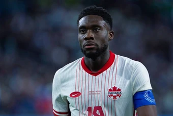 Alphonso Davies chạy đua với thời gian để kịp dự World Cup