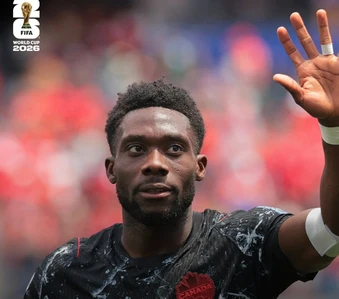 Alphonso Davies đi vào lịch sử trong ngày Canada loại Nam Phi
