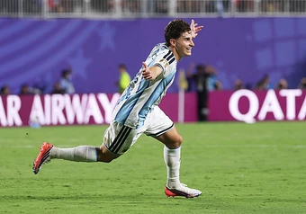 Alvarez tuyên bố tuyển Argentina phải xả thân vì Messi
