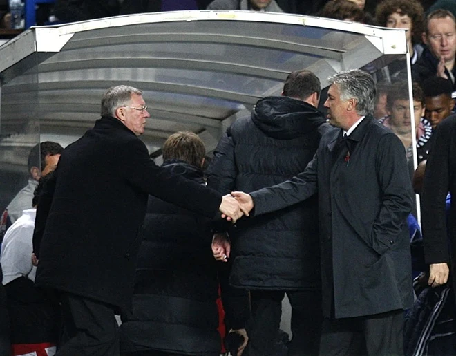 Ancelotti: "Chỉ Sir Alex mới đủ tư cách cho tôi lời khuyên" Ancelotti: "Chỉ Sir Alex mới đủ tư cách cho tôi lời khuyên"