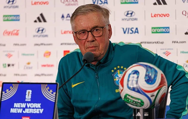 Ancelotti tìm lời giải cho hành lang cánh phải của Brazil Ancelotti tìm lời giải cho hành lang cánh phải của Brazil